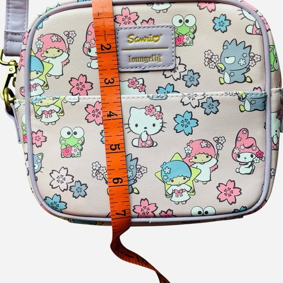 Loungefly Hello Kitty And Friends Floral Crossbody Bag Sanrio NWOT - Picture 10 of 10